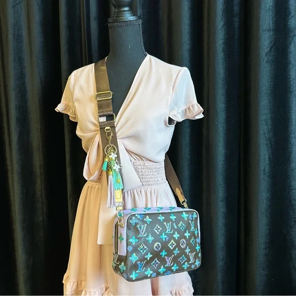 Louis Vuitton Trousse 23 Pouch Crossbody CUSTOM with dust bag and bag charm - Picture 2 of 16